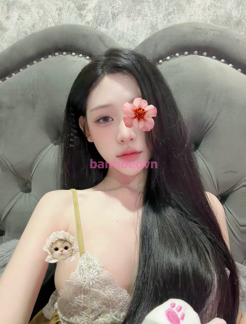 Hứa Vy 2k6 